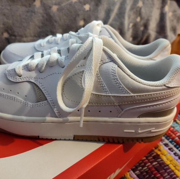 Nike gamma force. I originally bought them for $80.00. Only tried them on. - Picture 5 of 6